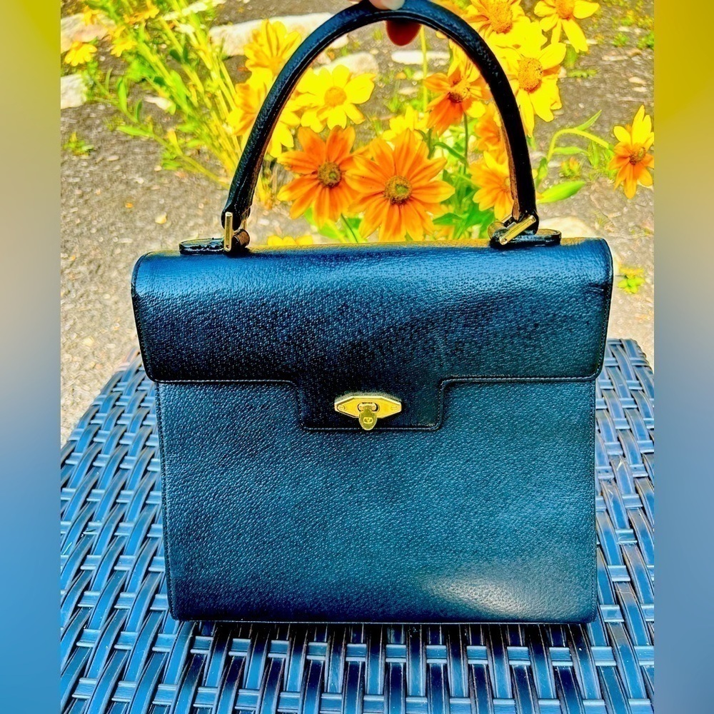 Valentino Garavani Midnight Black Leather Handbag Satchel. 🌸💝🌸